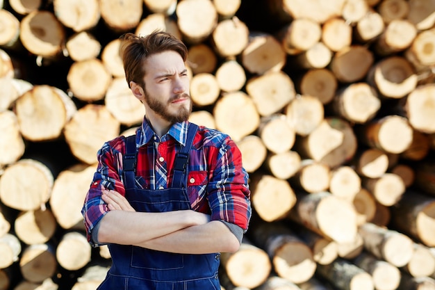 Photo gratuite spécialiste en uniforme