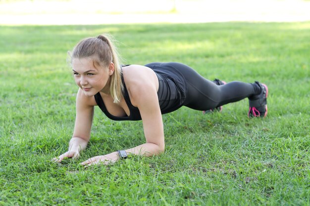 Sport en plein air, jogging fille, jogging fille