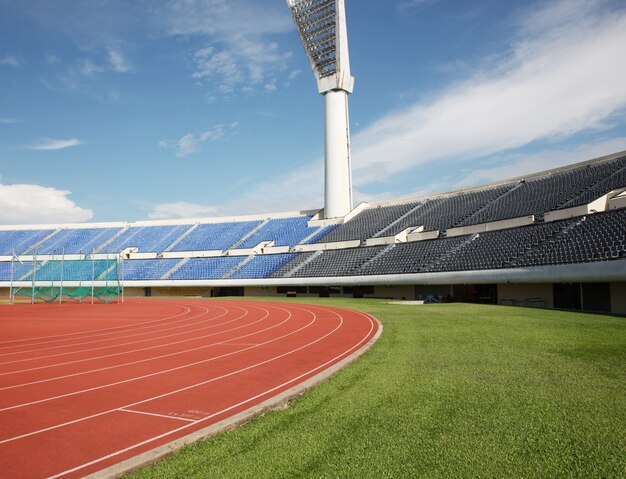 Stade vide pendant la journée