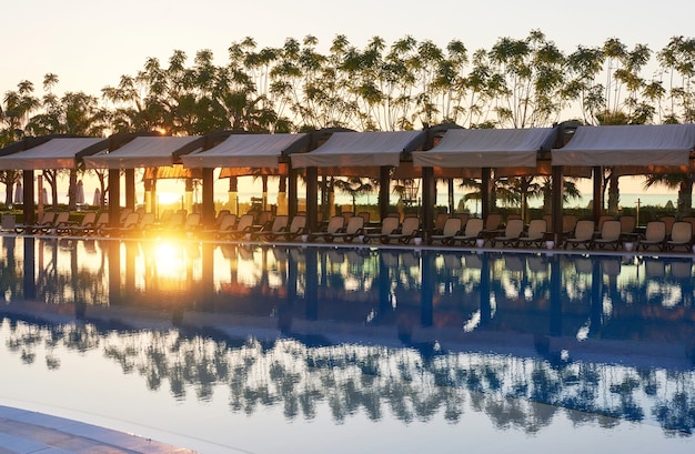 Photo gratuite la station balnéaire populaire avec piscines et parcs aquatiques en turquie. hôtel. recours.