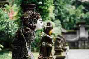 Photo gratuite statue de bali dans le temple, indonésie