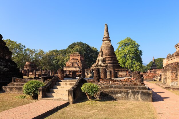 Statue de Bouddha dans le parc historique de Wat Maha That Shukhothai Thaïlande
