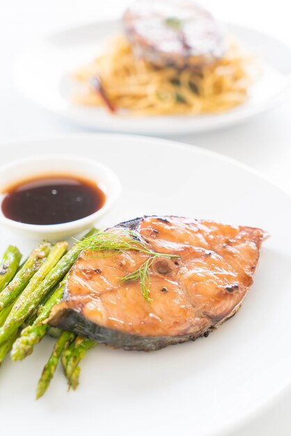 Steak de maquereau grillé