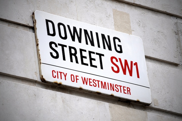 Photo gratuit street sign de la rue downing à londres