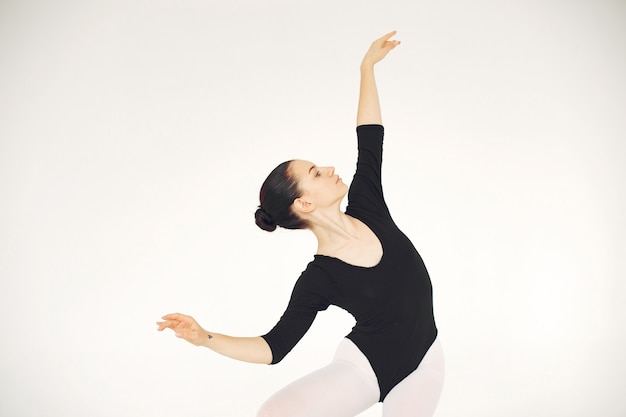 Superbe danseuse de ballet. Ballerine à pointe.