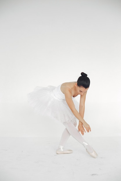 Superbe danseuse de ballet. Ballerine à pointe.