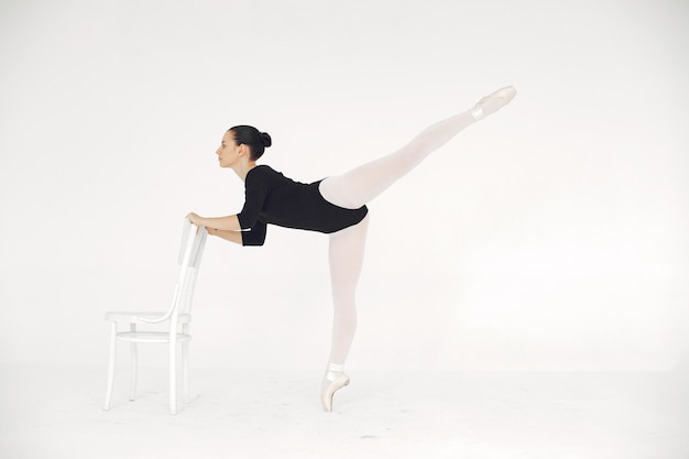 Superbe danseuse de ballet. Ballerine à pointe.