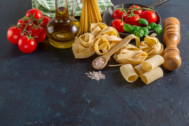 Surface avec des produits préparés pour la cuisson