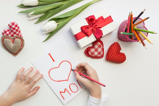 Surprise pour maman le jour de la fête des mères