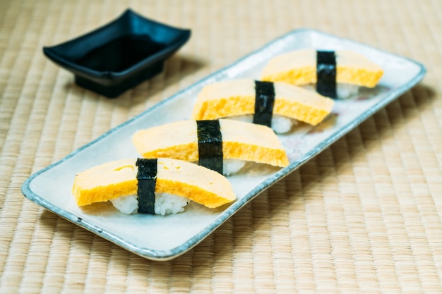 Sushi d&#39;oeufs sucrés