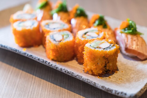 Sushi de saumon et maki au saumon