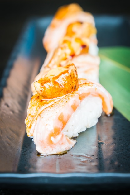 Photo gratuite sushi de saumon