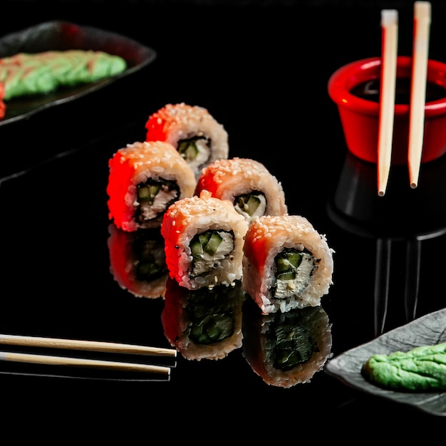 Sushi sur la table