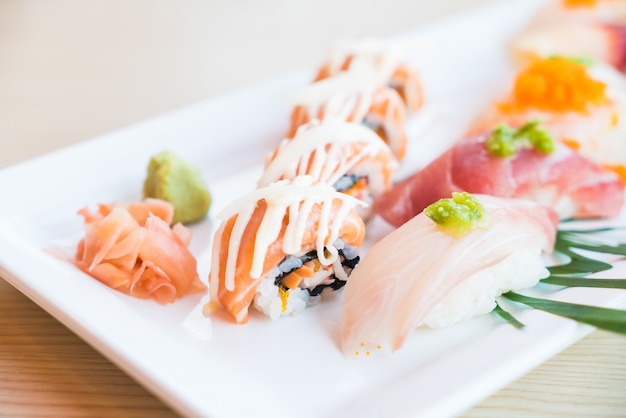 Photo gratuite sushi