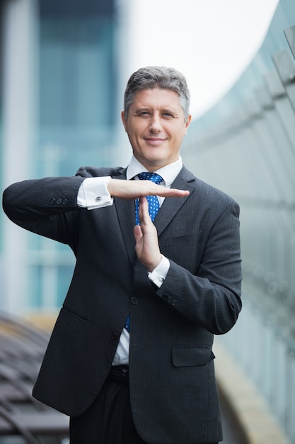 Photo gratuite symbole âge exécutif personne homme d'affaires