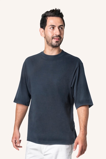 Photo gratuite t-shirt gris avec espace de conception vêtements décontractés pour hommes vue arrière