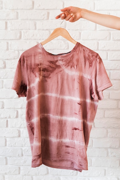 T-shirt pigmenté naturel abstrait vue de face