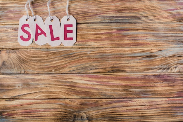 Table En Bois Avec Agencement De Lettres