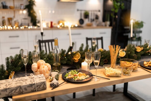 Table du nouvel an décorée