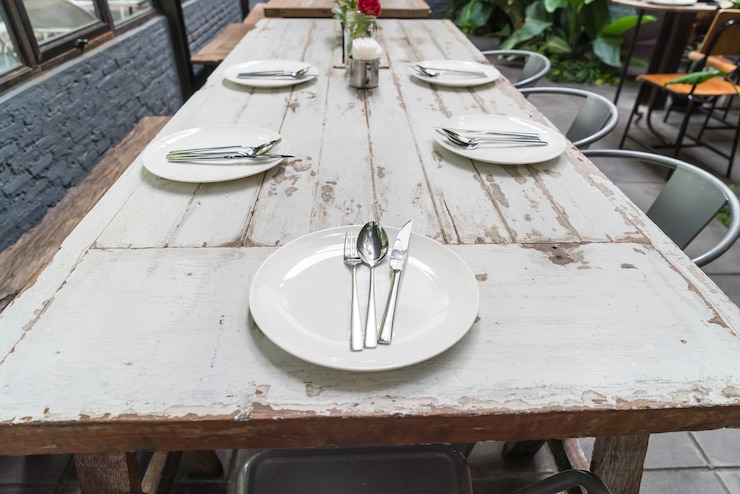 Photo gratuit table mise sur table à manger