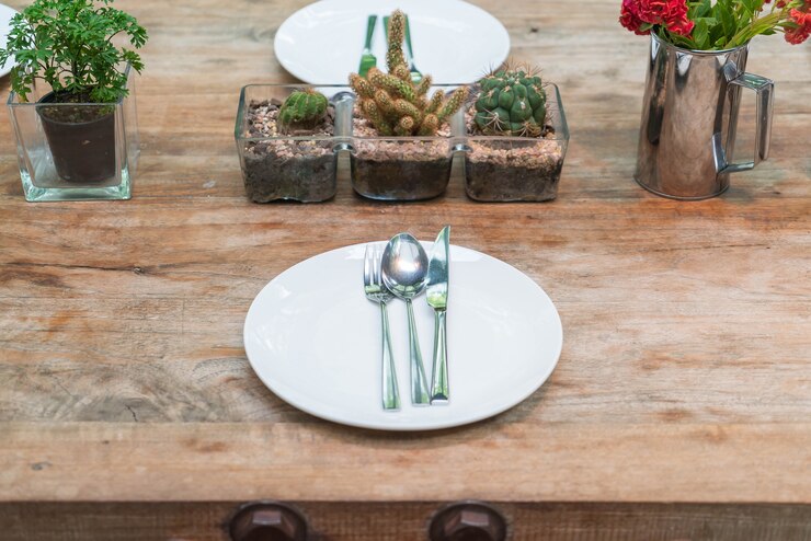 Photo gratuit table mise sur table à manger
