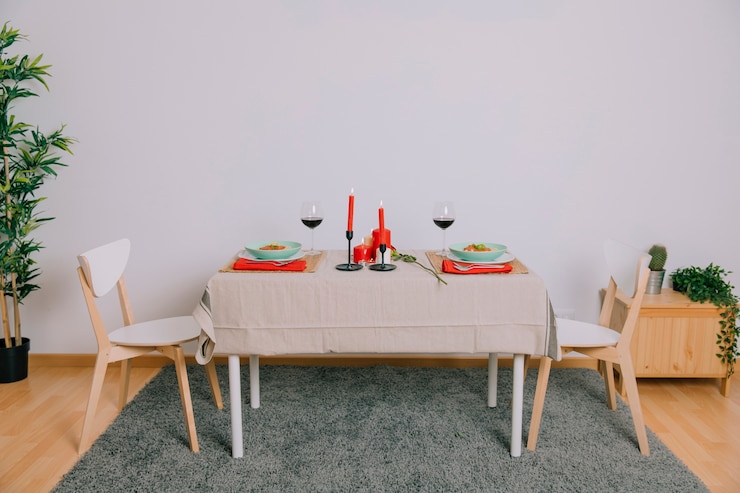 Photo gratuit table servie pour un dîner romantique