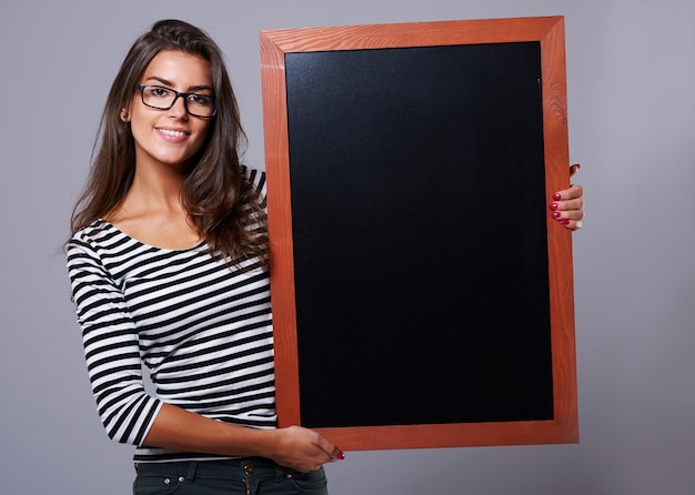 Photo gratuite le tableau noir est très utile pour les tâches ménagères