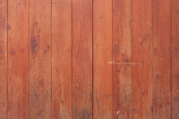 tables en bois rouge