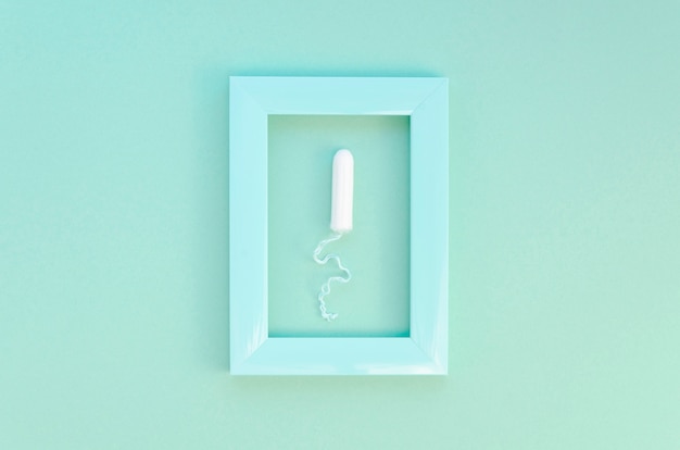 Tampon encadré vue de dessus sur fond bleu