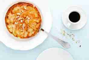 Photo gratuite tarte aux pommes et café du matin