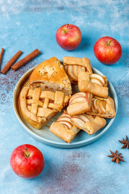 Tarte aux pommes maison, gâteau et galette.