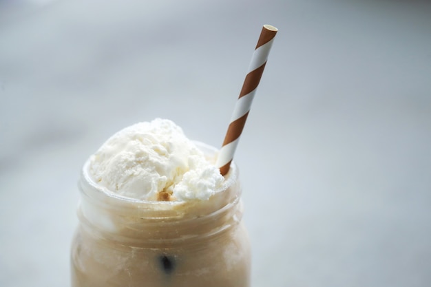 Tasse à Café Au Caramel Et Chantilly