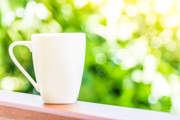 Photo gratuite tasse à café blanche