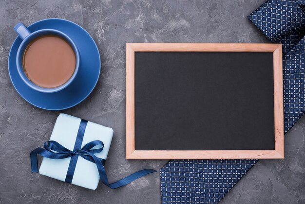 Tasse de café et cadre espace copie