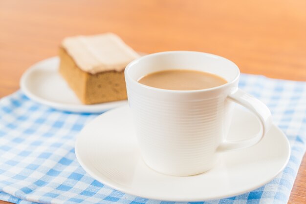 Tasse à café avec gâteau