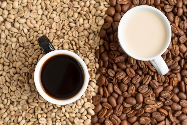 Tasse de café et grains de café