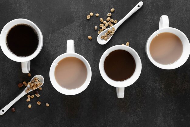 Tasses de café sur la table