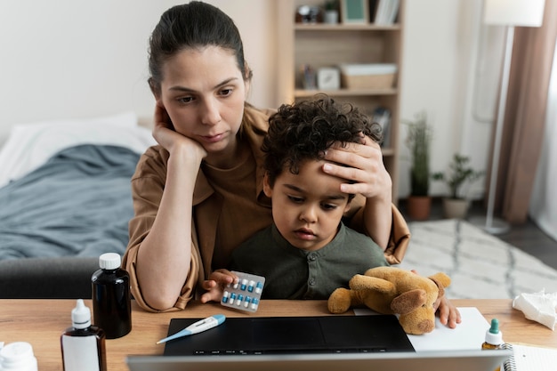 Téléconsultation médicale pour patient malade à domicile