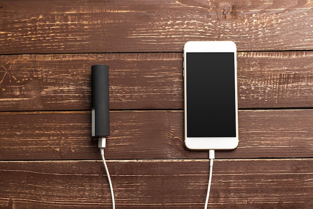 Téléphone mobile se connecter à la banque d'alimentation de la batterie