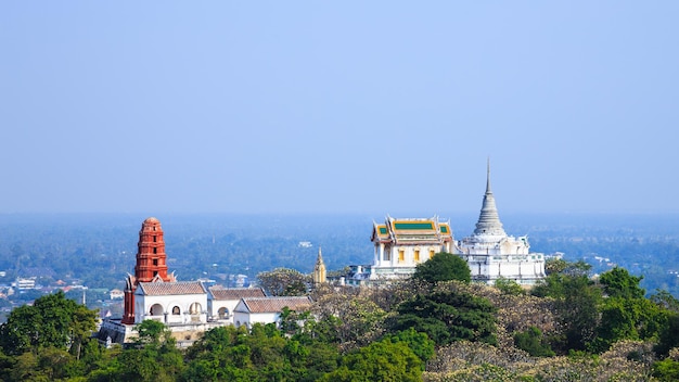 Temple au sommet de la montagne à Khao Wang Palace Petchaburi Thaïlande