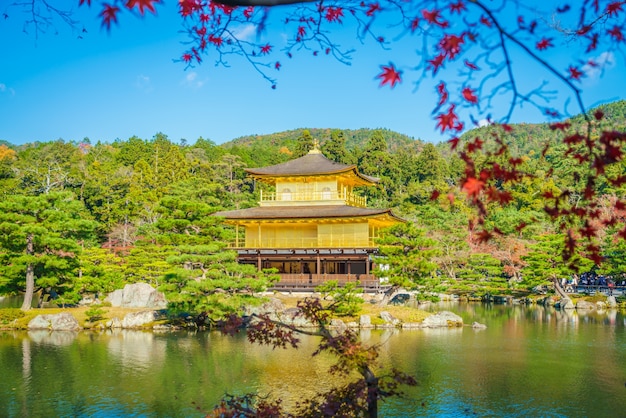 Temple Kinkakuji &quot;Le Pavillon d&#39;Or&quot; à Kyoto, Japon