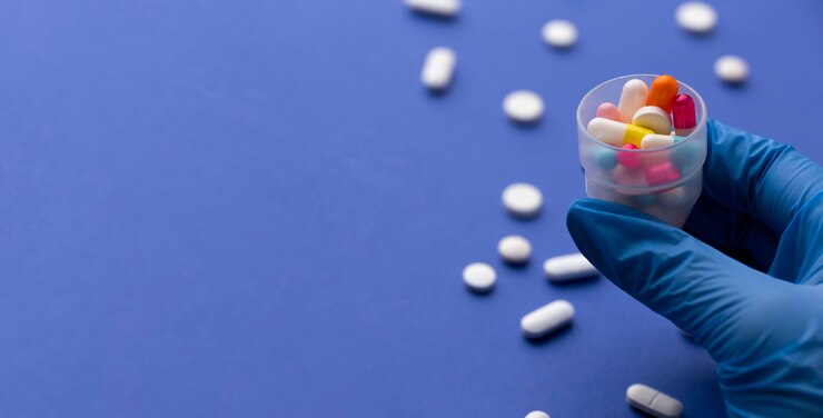 Photo gratuit temps de médication avec copie-espace