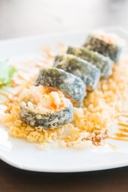 Photo gratuite tempura sushi maki