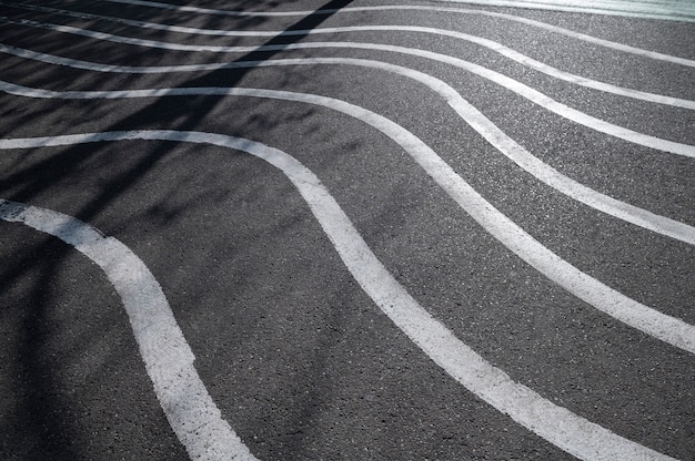 Photo gratuite texture pavée à l'extérieur avec des lignes ondulées et des ombres