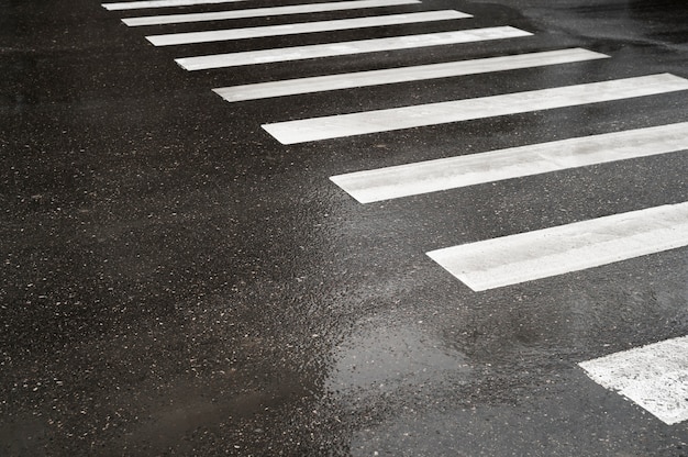 Texture pavée à l'extérieur avec passage pour piétons