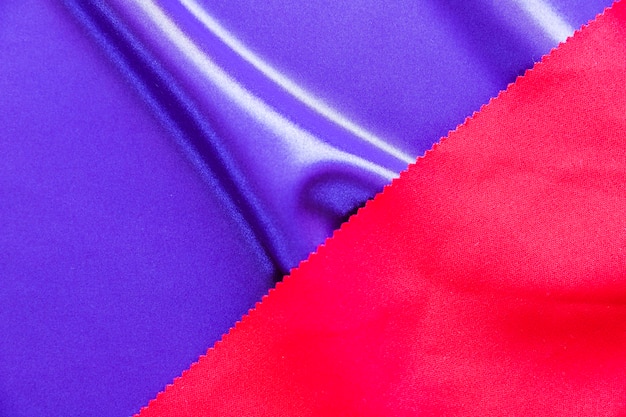 Texture de tissu lisse de couleur bleue et rouge