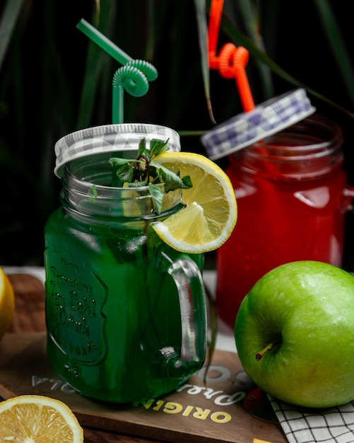 thé glacé fait maison avec de la greneery