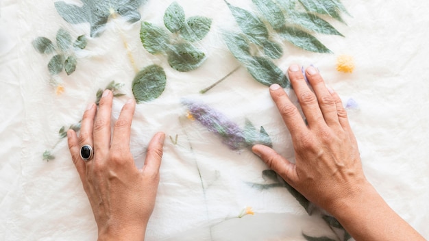 Tissu pigmenté de feuilles vertes