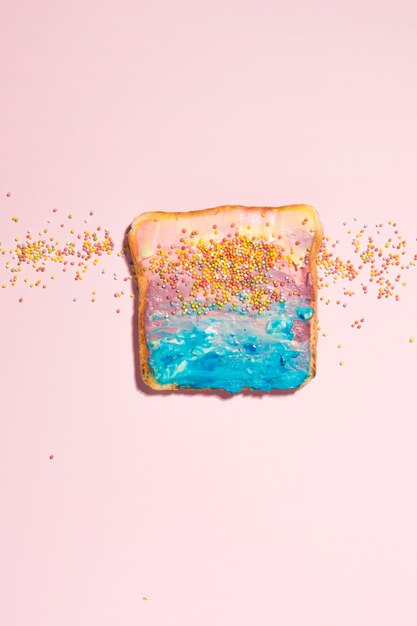 Toast coloré centré