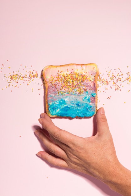 Toast coloré centré